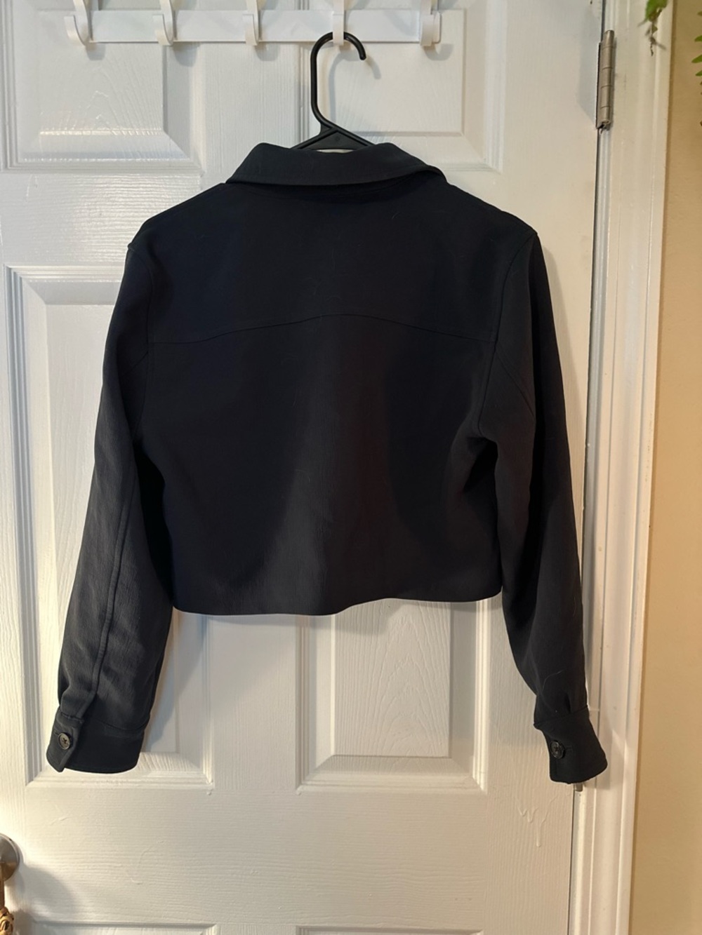 PRICE DROP Aritzia Navy Tailored Cropped Jacket Small - Picture 6 of 6
